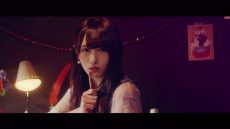 欅坂46・青空とMARRY『割れたスマホ』MVの渡辺梨加