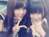 BABYMETALの武道館ライブを鑑賞した川後陽菜(左)と中元日芽香(右)