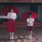 中田花奈と幼少期役を演じた小学4年生の女の子（乃木坂46『三角の空き地』MV）