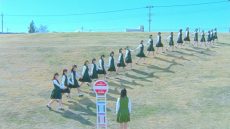 欅坂46『W-KEYAKIZAKAの詩』MVの1シーン