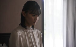 屋敷パートに登場する遠藤さくら（ひかりTVオリジナルドラマ「ボーダレス」場面写真第2弾）